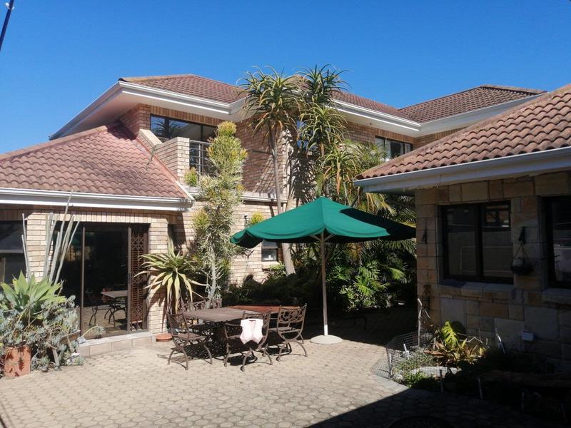5 Bedroom Property for Sale in Outeniqua Strand Western Cape